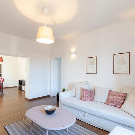 Joivy Spacious Family Apt For 4, In Carignano, Genoa Luaran gambar