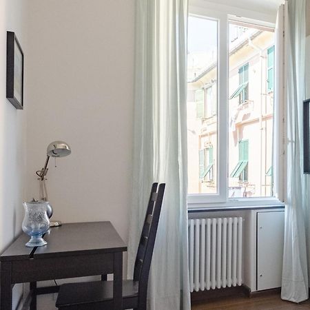 Joivy Spacious Family Apt For 4, In Carignano, Genoa Luaran gambar