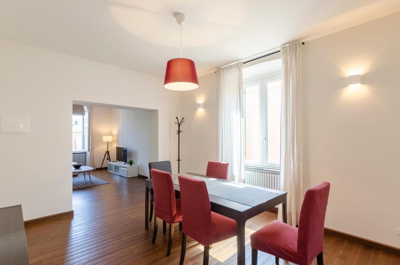 Joivy Spacious Family Apt For 4, In Carignano, Genoa Luaran gambar