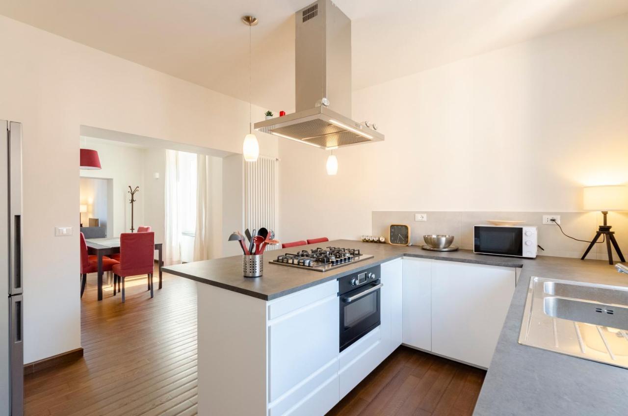 Joivy Spacious Family Apt For 4, In Carignano, Genoa Luaran gambar