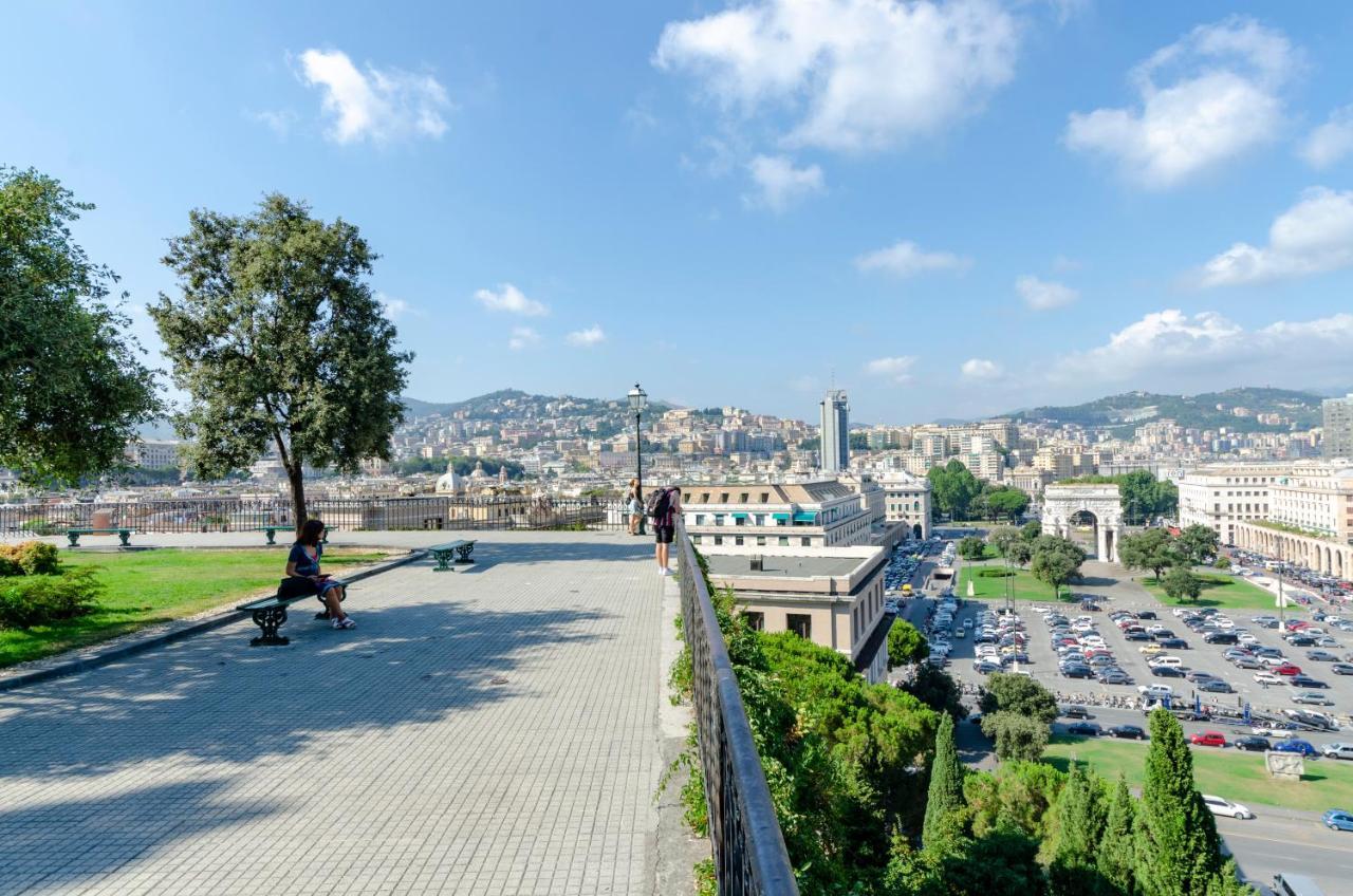 Joivy Spacious Family Apt For 4, In Carignano, Genoa Luaran gambar