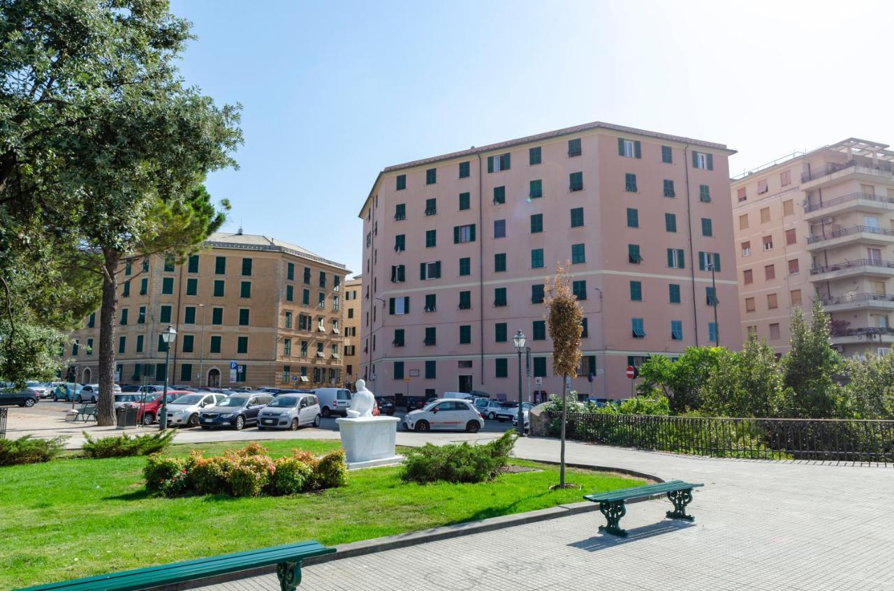 Joivy Spacious Family Apt For 4, In Carignano, Genoa Luaran gambar