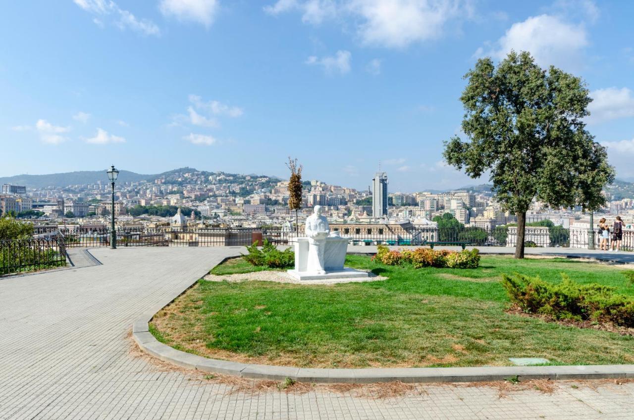 Joivy Spacious Family Apt For 4, In Carignano, Genoa Luaran gambar