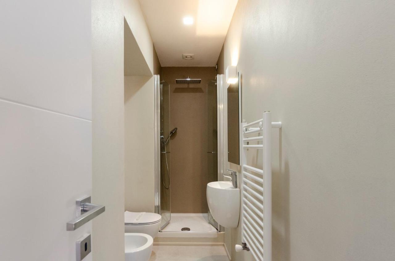 Joivy Spacious Family Apt For 4, In Carignano, Genoa Luaran gambar