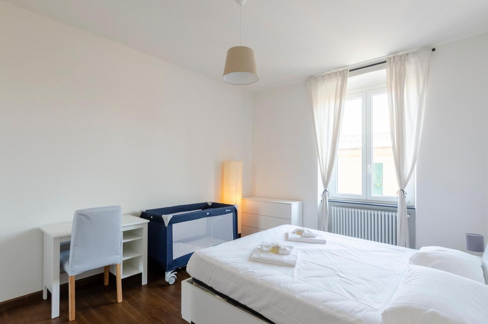 Joivy Spacious Family Apt For 4, In Carignano, Genoa Luaran gambar