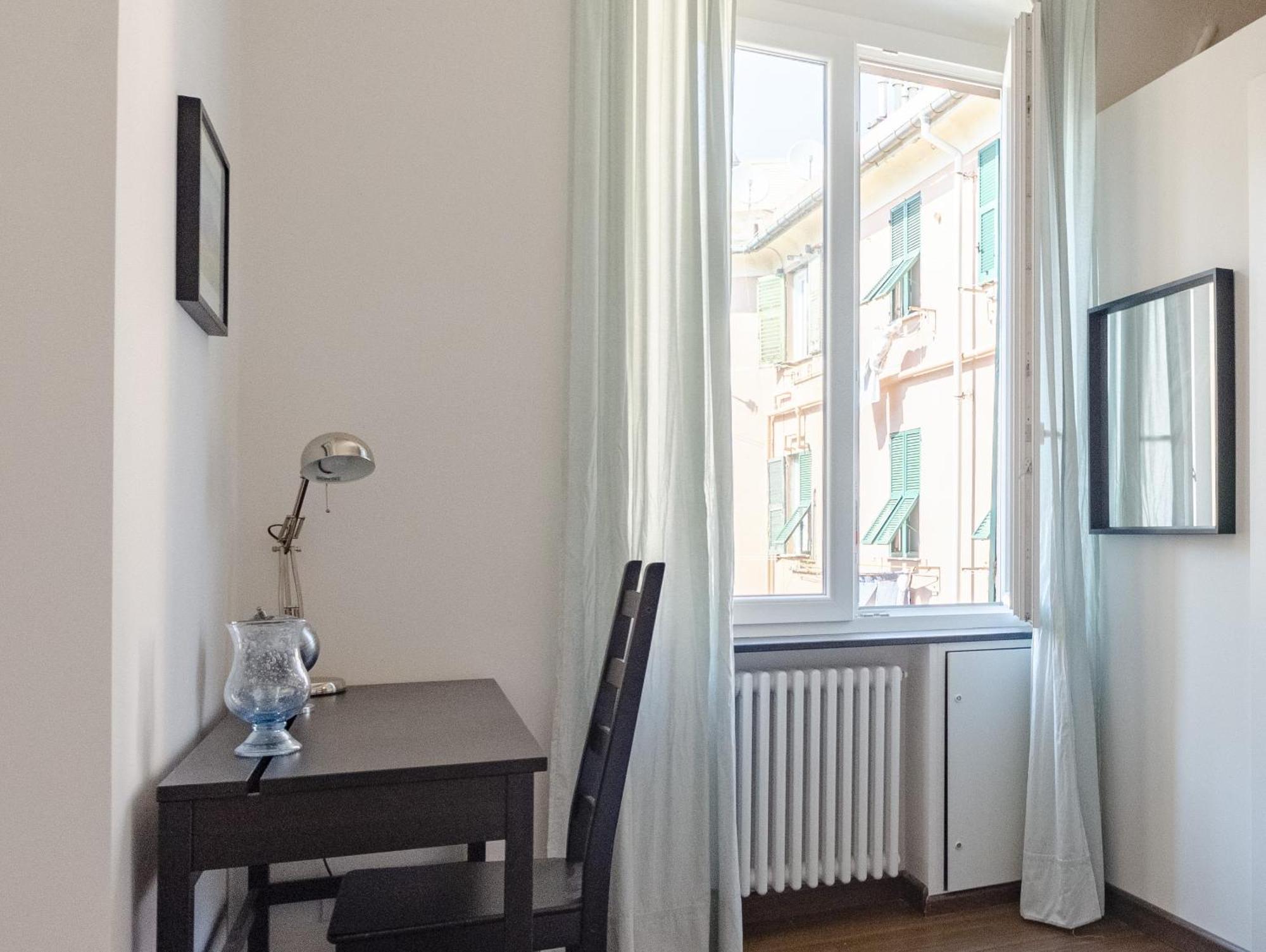 Joivy Spacious Family Apt For 4, In Carignano, Genoa Luaran gambar